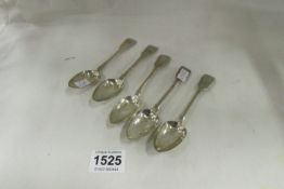 5 Georgian silver teaspoons, 1822-1833, 118 grammes