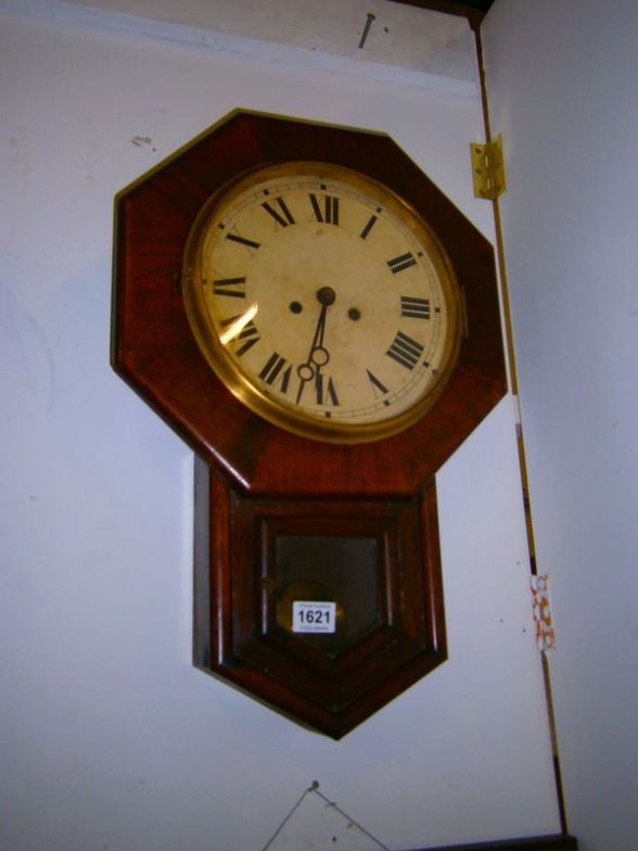 An old wall clock