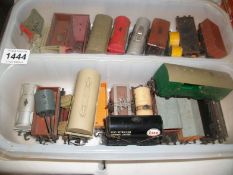 A quantity of loose '00' gauge good wagons