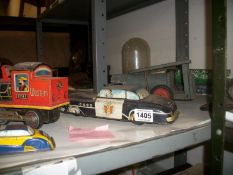 A mixed lot of tin plate toys etc