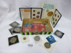 A mixed lot of commemorative coins