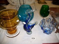 5 items of coloured glass