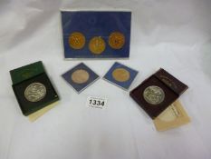 A mixed lot of commemorative coins