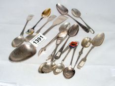 A quantity of silver spoons, (269 grammes)
