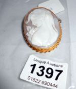 A fine 9ct gold cameo brooch