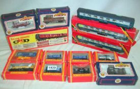 A quantity of  boxed Hornby Bachmann & Wren '00' gauge rolling stock