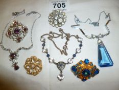 7 items of good costume jewellery