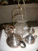 4 items of silver plate and a cake stand
