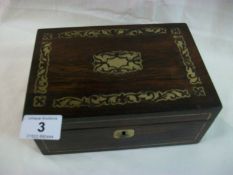 A mahogany workbox with brass inlay (20.5cm x 14cm x 8.5cm)