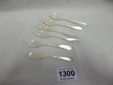 6 Mother of pearl tea spoons