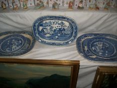 3 blue and white willow pattern meat platters and 2 plates