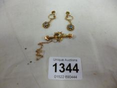 A 9ct gold sweetheart brooch and pair of earrings