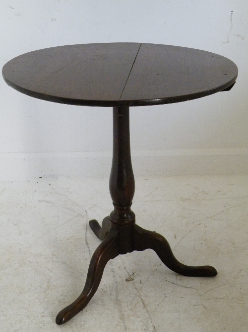 19th Century oak tilt top circular table with turned column & tripod cabriole legs 62cm Dia