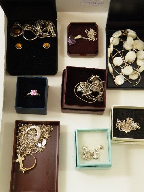 Mixed lot of assorted silver stone set jewellery