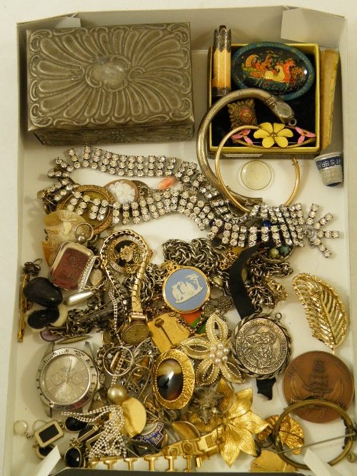 Mixed lot of Victorian and later costume jewellery