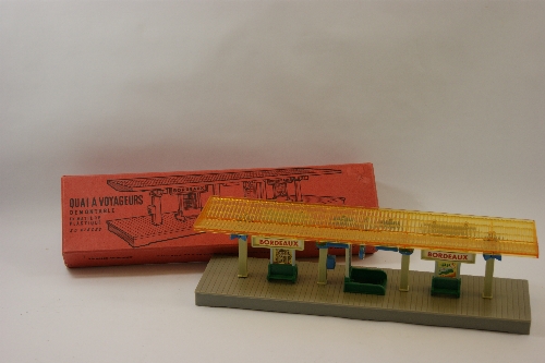 French Hornby  Meccano Bordeaux railway station model with original outer box