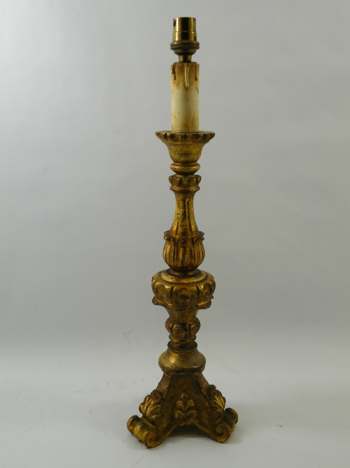 An early 20th C Italian carved and gilded table lamp 49cm high
