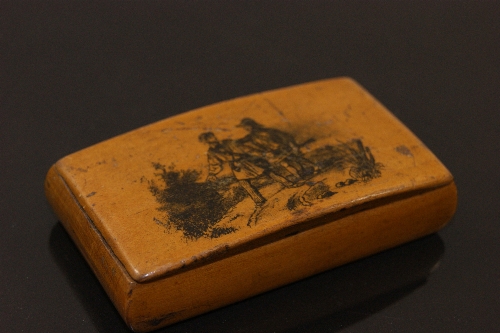 A 19th Century Mauchlin Ware snuff box with Napoleonic soldier and captive - transfer decoration