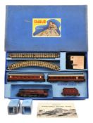 A Hornby Dublo Train Set EDP2 ‘Passenger Train Duchess Of Atholl’. The set comprises an LMS 4-6-2 ‘