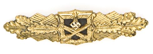 A rare Third Reich gold grade Army Close Combat clasp, the reverse with blued steel centre plate