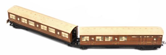 4 Hornby-Dublo LNER ‘Teak’ finish passenger coaches. 2-coach articulated set 45401/45402, with pre-