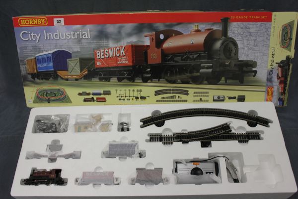 Boxed Hornby City Industrial Train Set OO Gauge