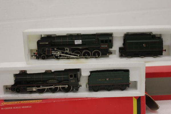 Two Boxed Hornby OO Gauge Engines with tenders including R761 GWR Hall Locomotive and R065 BR 2-10-0