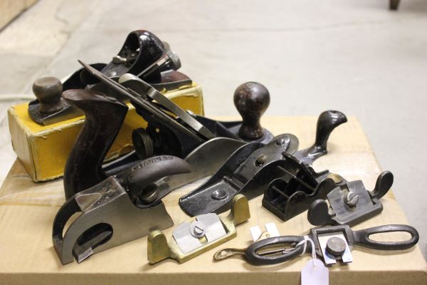 A collection of Woodworking Planes including a Boxed Stanley No 220, Record No. 4, Stanley Bullnose,