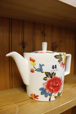 A Spode `Isabella` Teapot