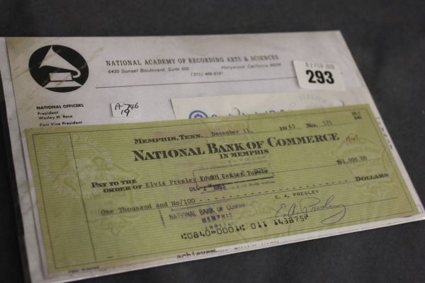 A Memphis National Bank of Commerce Cheque made out to Elvis Presley Youth Centre for $1000,