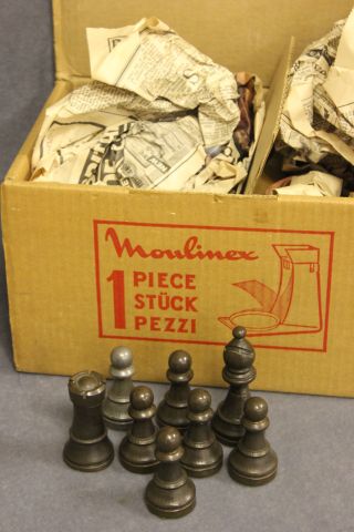 A Modern Weighted Chess Set