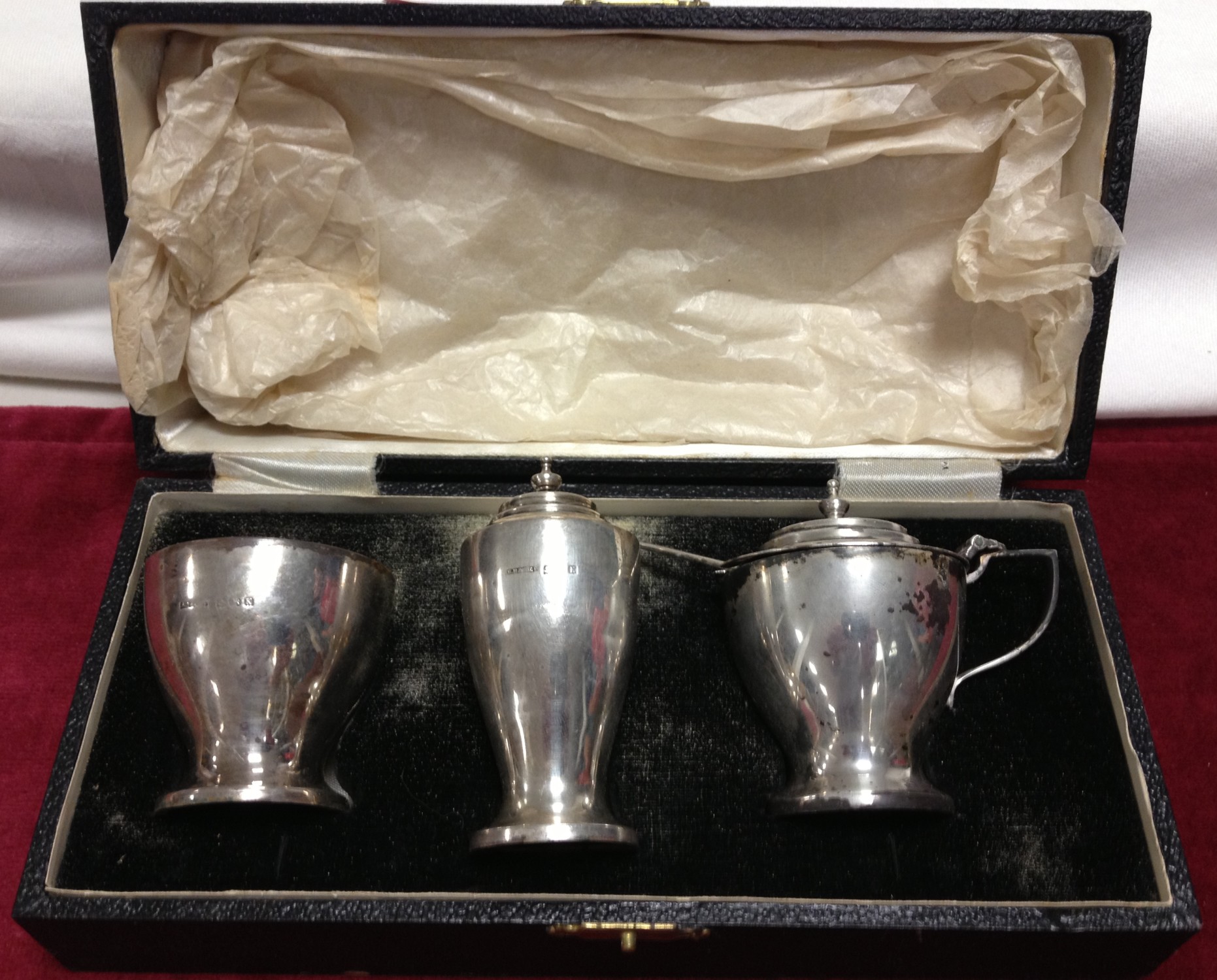 Cased Silver Cruet Set Birmingham 1934/35 129g Approx.