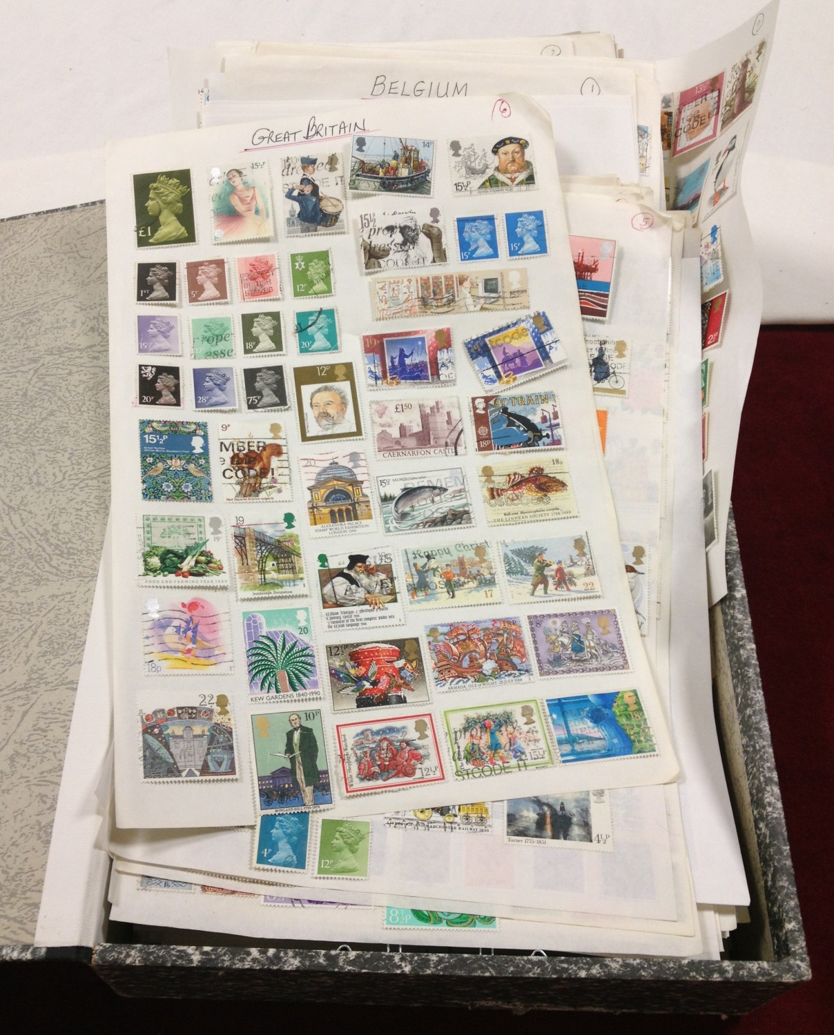Box File cont. Approx. 5000 Worldwide Stamps