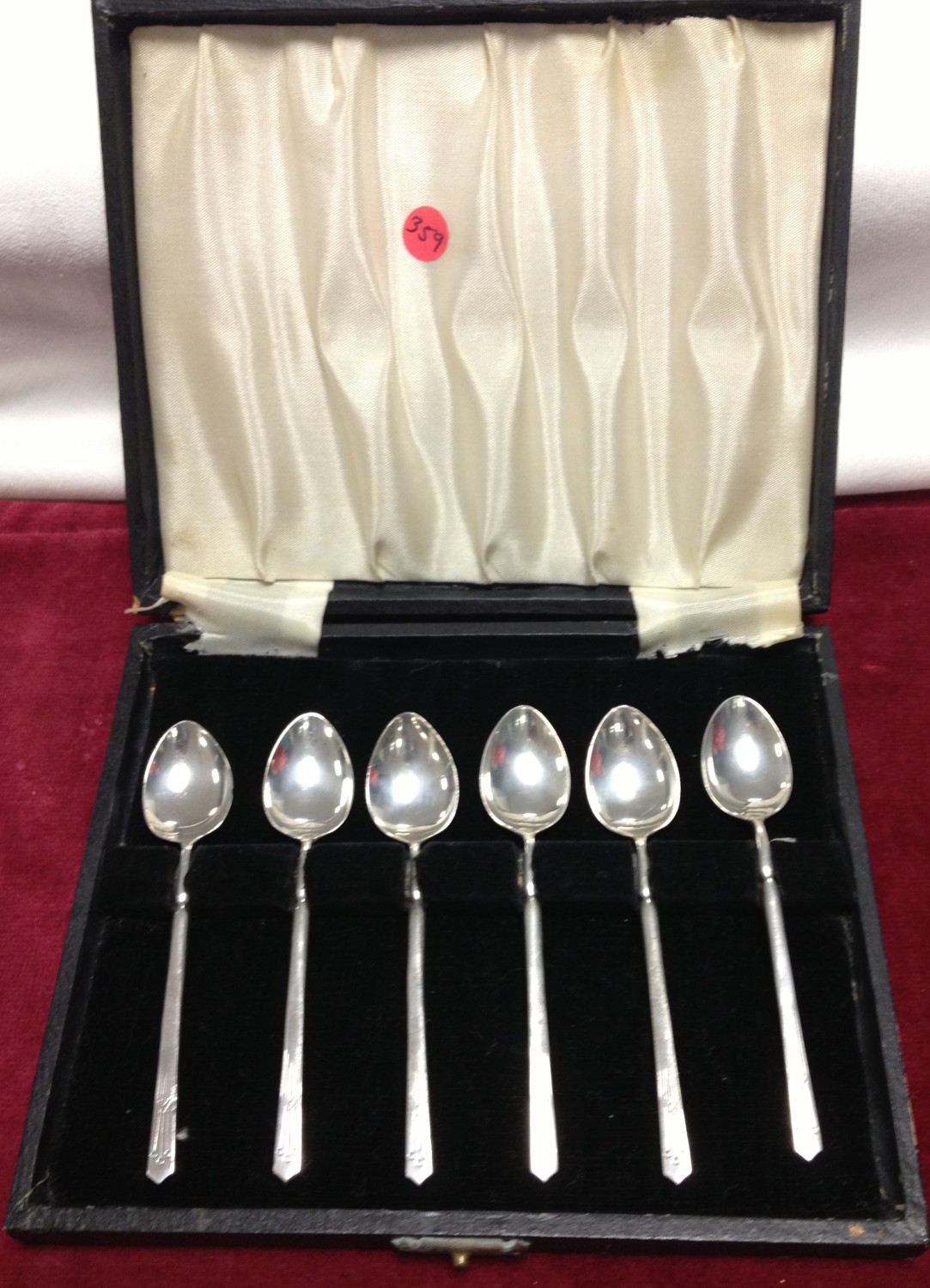 Six Cased Silver Spoons Chester 1904/05 48g Approx.