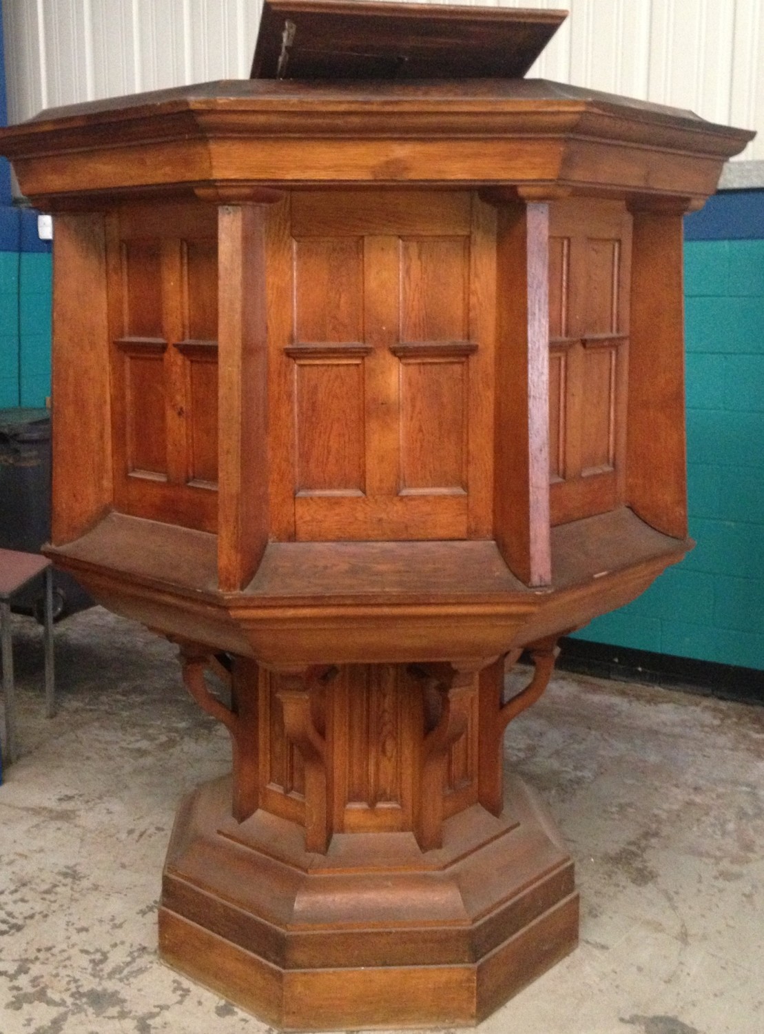 Oak Church Pulpit