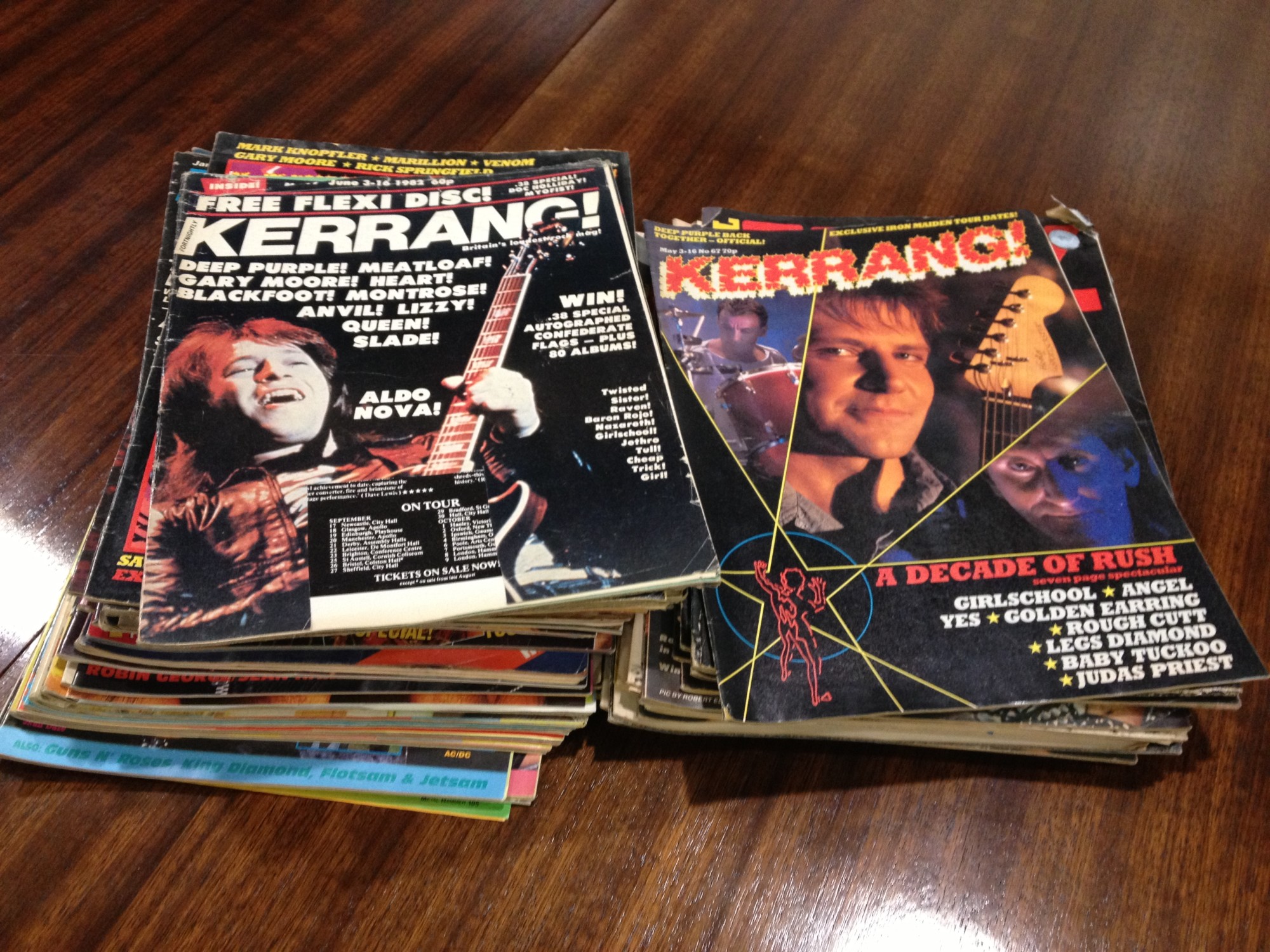Bundle of early `Kerrang` music magazines
