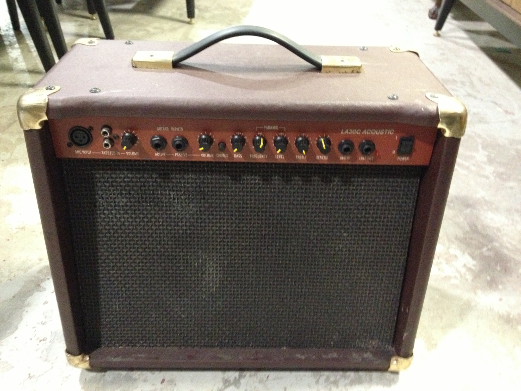 50W acoustic guitar amp (brown tolex)