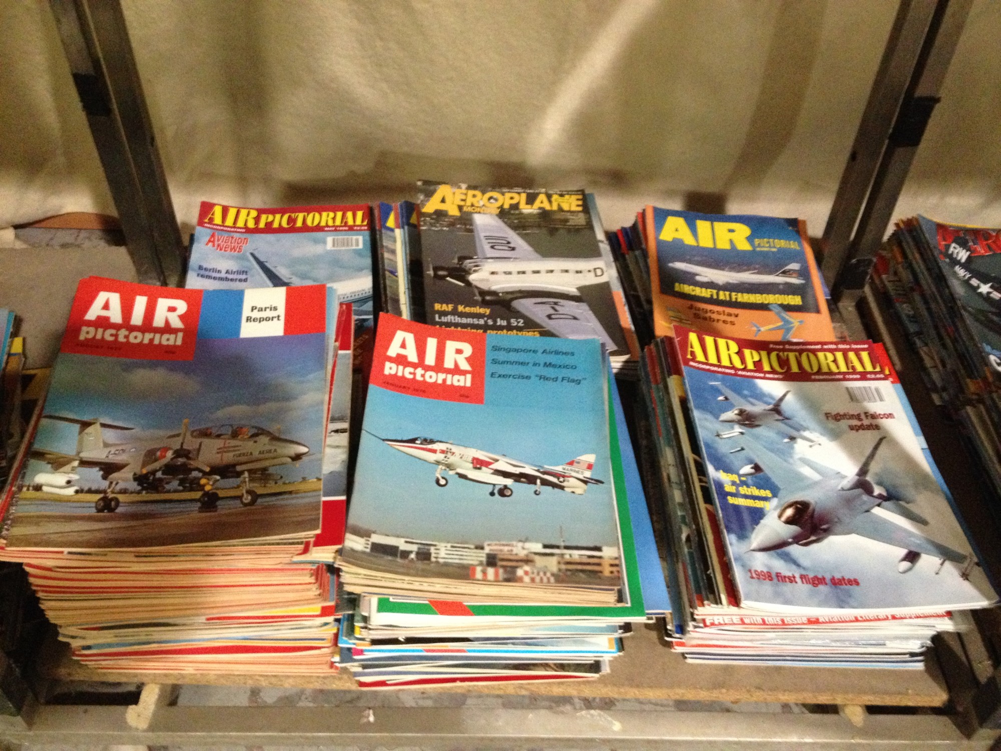 Large QTY  of `Air pictorial` magazines