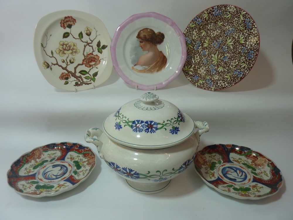 A Villeroy & Boch Dresden two handled lidded soup tureen together with two Japanese Imari plates