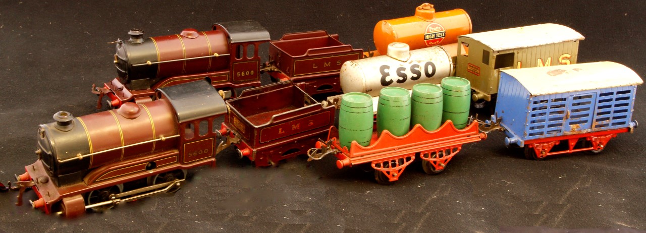 A quantity of Hornby 'O' gauge railway items comprising two 0-4-0 locomotives no.5600 with four