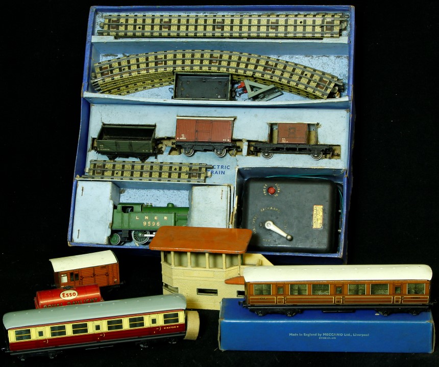 A boxed Hornby Dublo three rail electric tank goods train set EDG7, comprising 0-6-2 tank locomotive