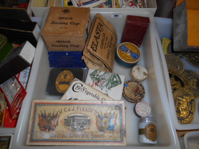 A Collection of Vintage Advertising & Packaging Cardboard Boxes, etc.