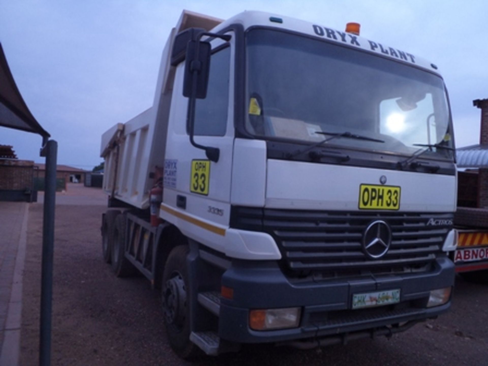 2003 MERCEDES BENZ ACTROS 3335 10M³ TIPPER TRUCK  KM 249202(23 ASBES STR, KATHU, NORTHERN CAPE)