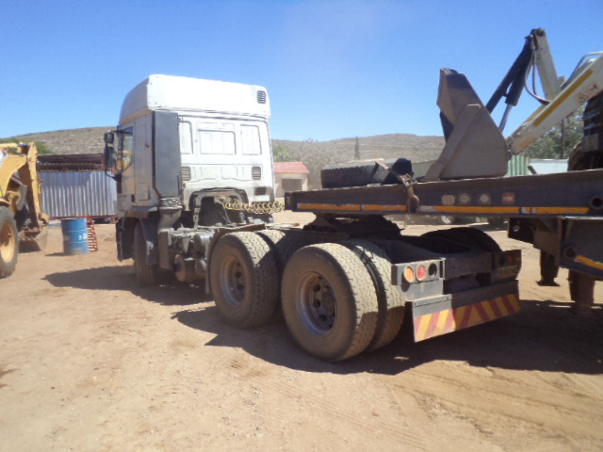 1996 BXB787NC IVECO EUROTECH MPL440E42ZT DOUBLE AXLE HORSE  KM 22980 
(8 FULLER STREET, - Image 5 of 6