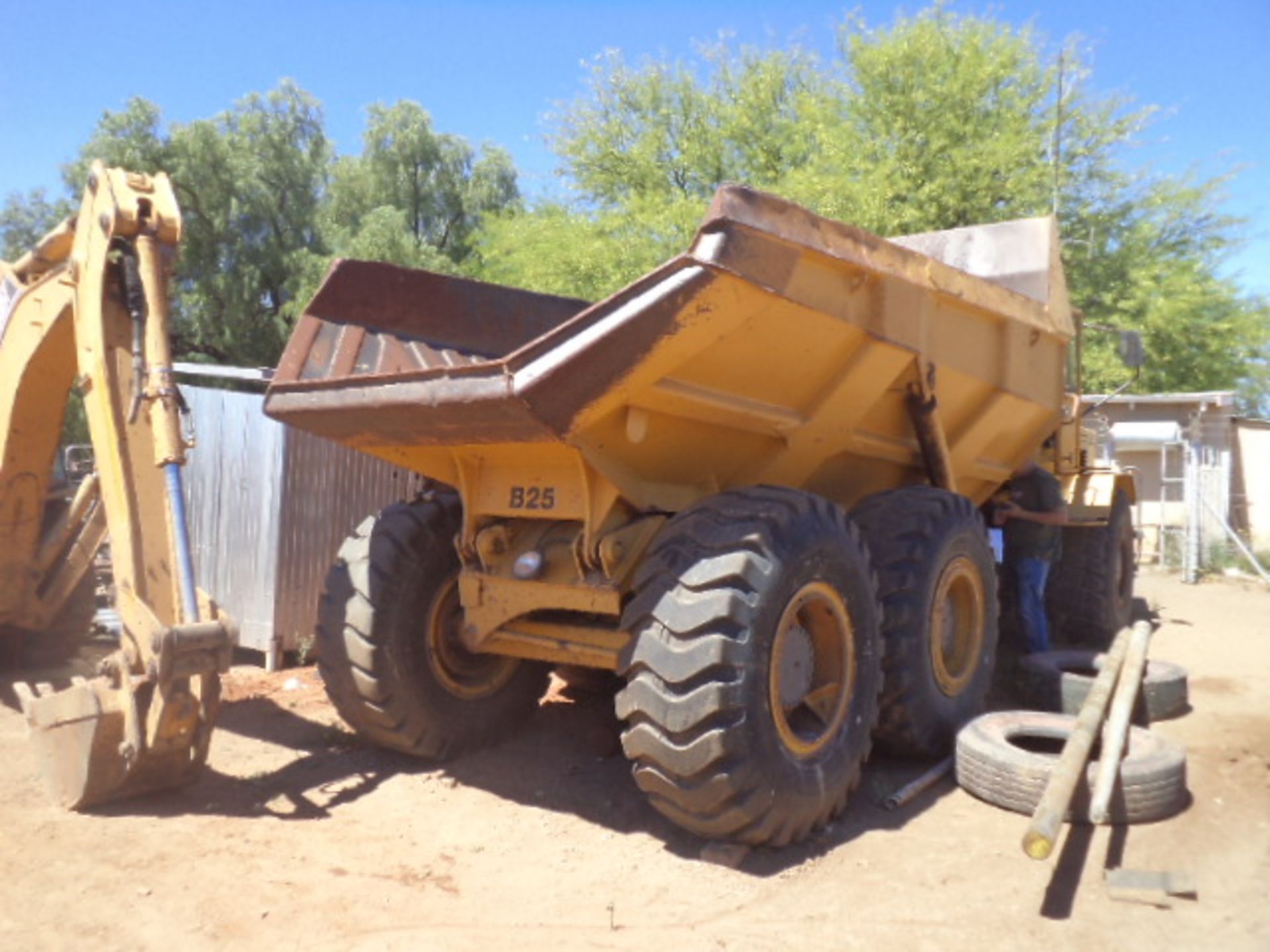 BELL B25 DUMPER TRUCK 56777 HRS (NON RUNNER) (COMPLETE 407 ADE TURBO ENGINE TO BE FITTED)
(8 FULLER - Image 6 of 8