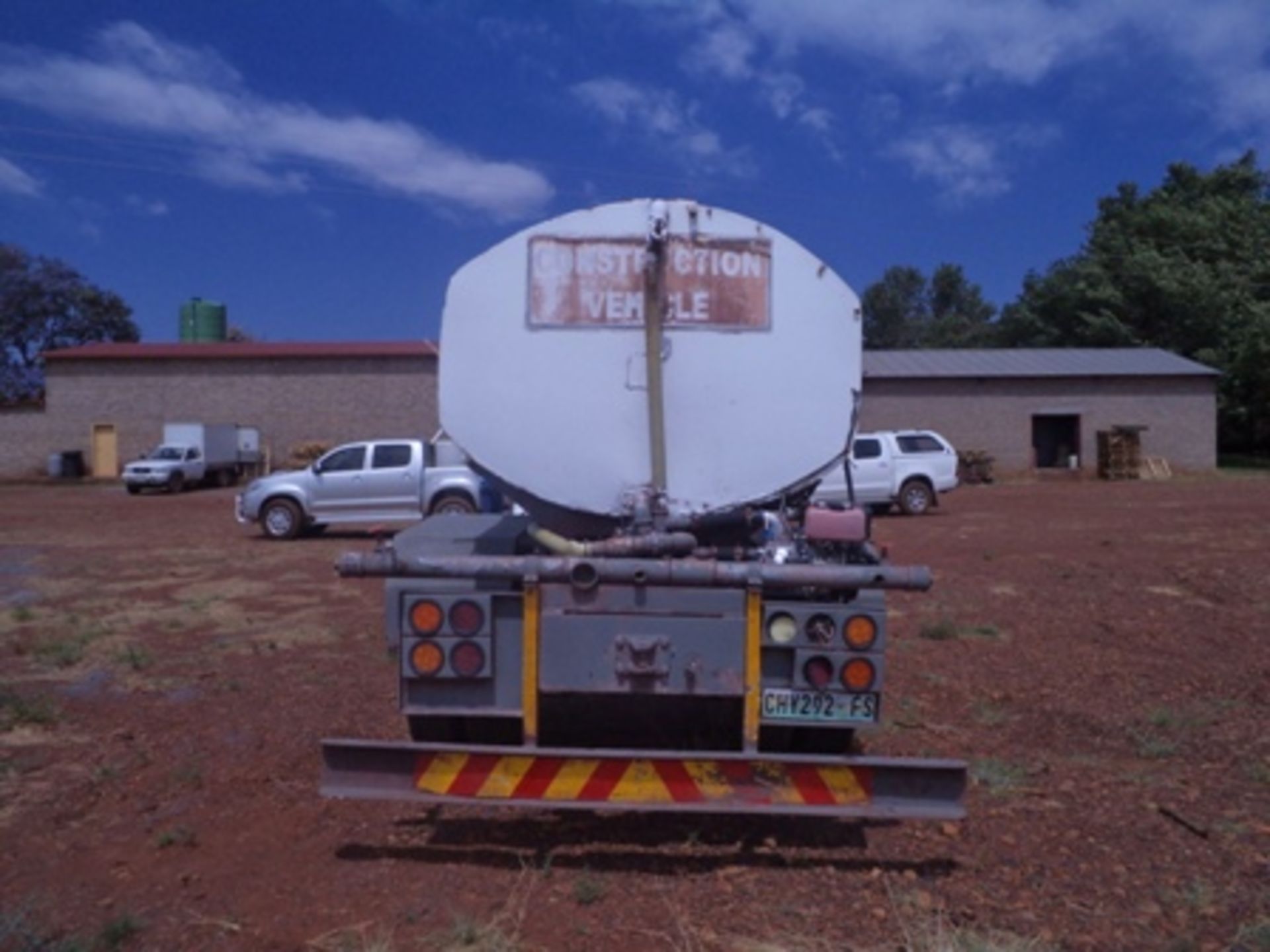 SAMAG WATER TANKER TRUCK (10 000L)  KM 125081
(PLAAS  RETREAT, KURUMAN, NORTHERN CAPE) - Image 5 of 6