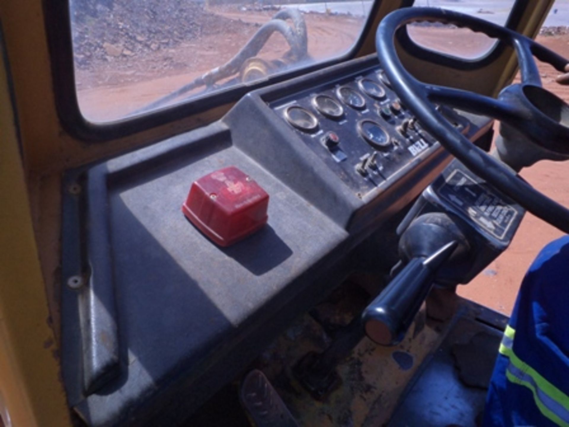 BELL L1706B FRONT END LOADER HRS 15406
(8 FULLER STREET, OLIFANTSHOEK, NORTHERN CAPE) - Image 5 of 8