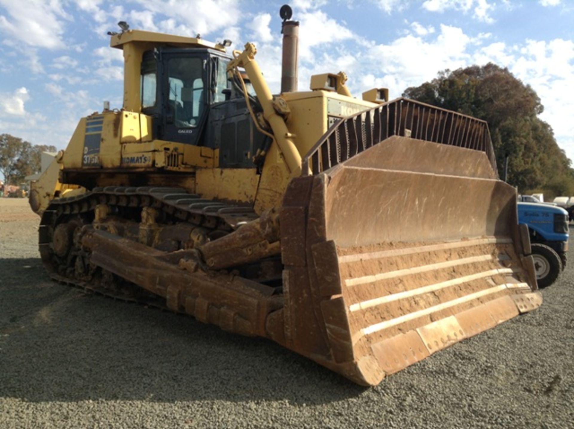 2008 KOMATSU D375A-5 BULL DOZER  16820 HRS
 (1 KRUGER AVE, ESTOIRE, BLOEMFONTEIN)