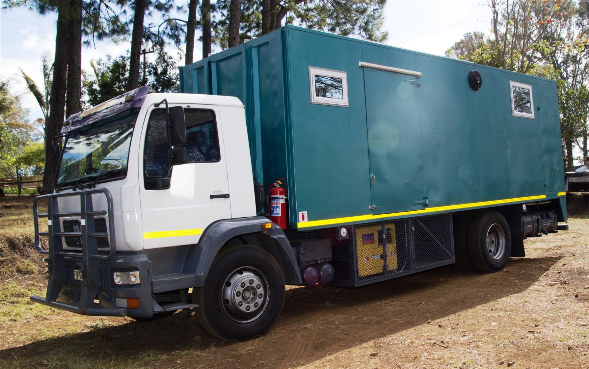 2006 FYP005EC MAN M2000 15.244 L SINGLE AXLE VOLUME BODY TRUCK(8 FULLER STREET, OLIFANTSHOEK,