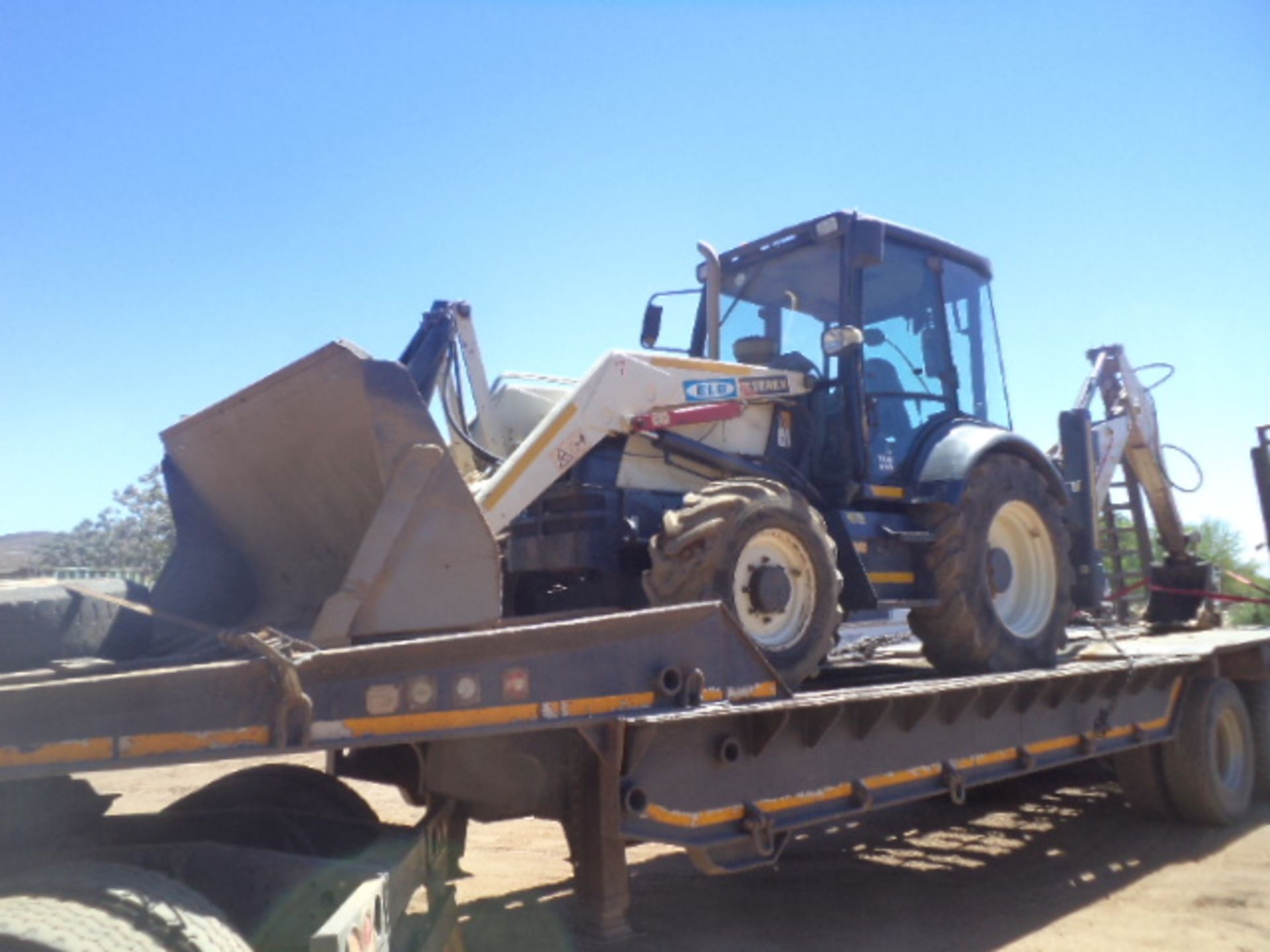 2007 TEREX 860 SX 4X4 TLB 
(8 FULLER STREET, OLIFANTSHOEK, NORTHERN CAPE) - Image 2 of 6